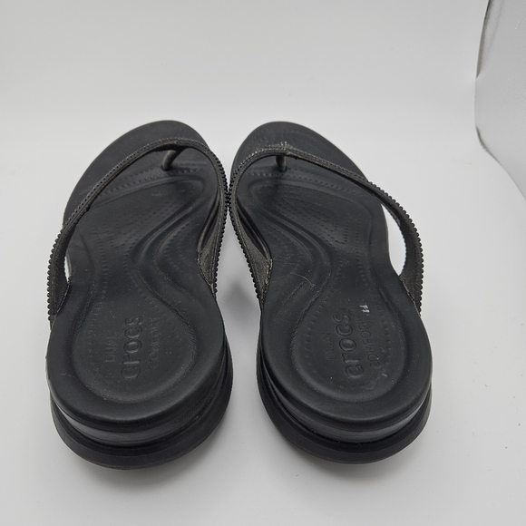 Crocs black and silver comfy flip flop sandals women's 10 - Picture 4 of 6